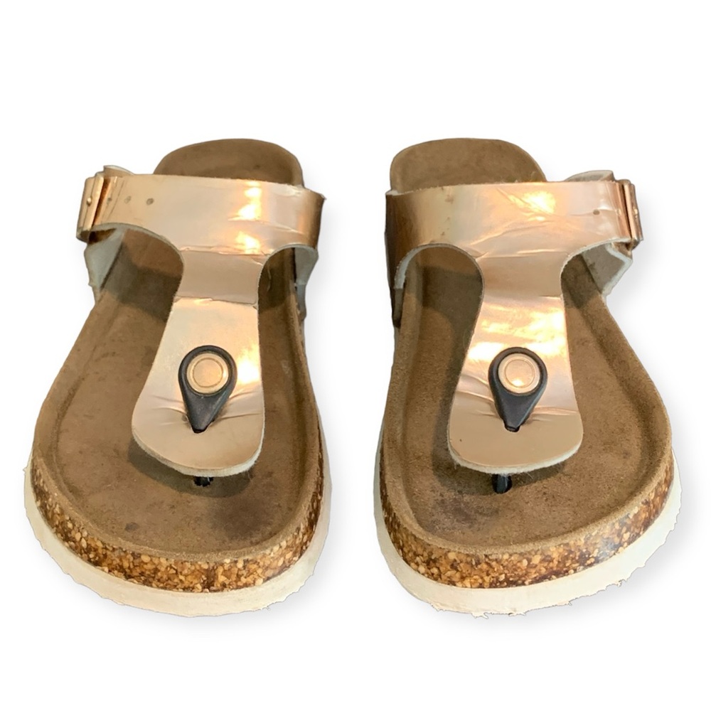 SoftMoc size 4, thong sandal, shiny gold colour with cork
